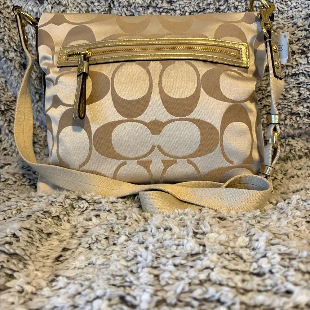Coach Poppy Crossbody - Picture 4 of 8
